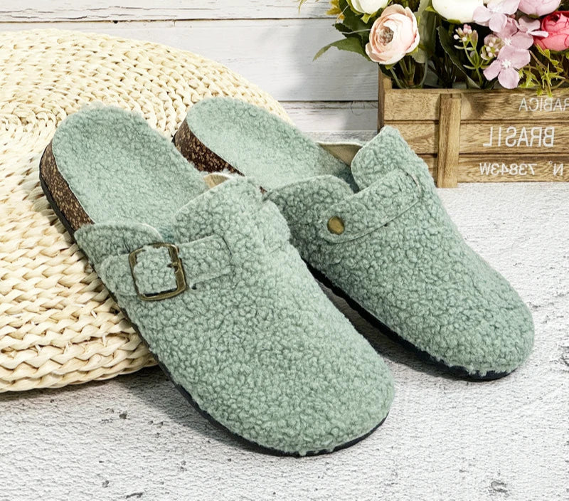 New Fall Winter Women furry clogs