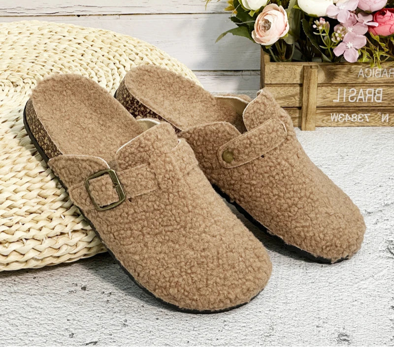 New Fall Winter Women furry clogs